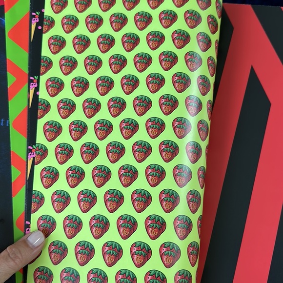 Gucci Gift Wrap Book New In Box Authentic - Picture 4 of 8